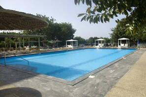 Outdoor pool, pool loungers