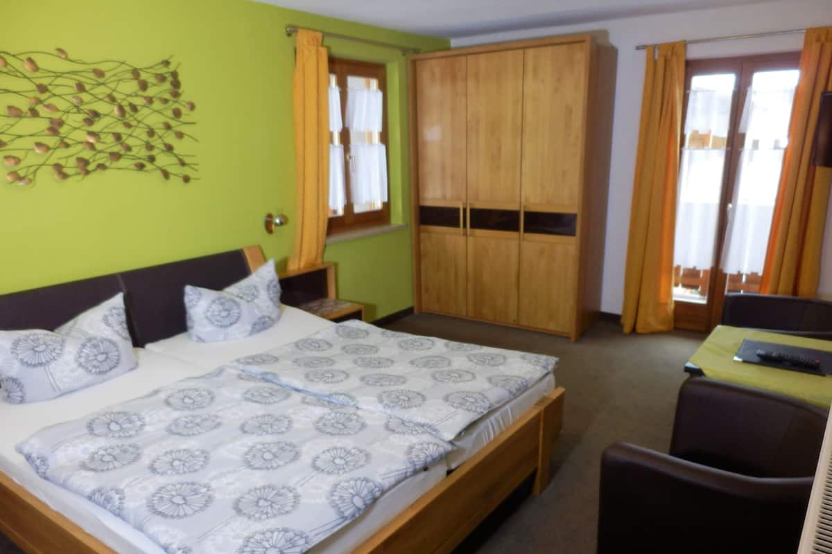 Classic Double Room | In-room safe, desk, free WiFi, bed sheets