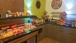 Free daily buffet breakfast - Hotel Leonhardihof (Bad Toelz)