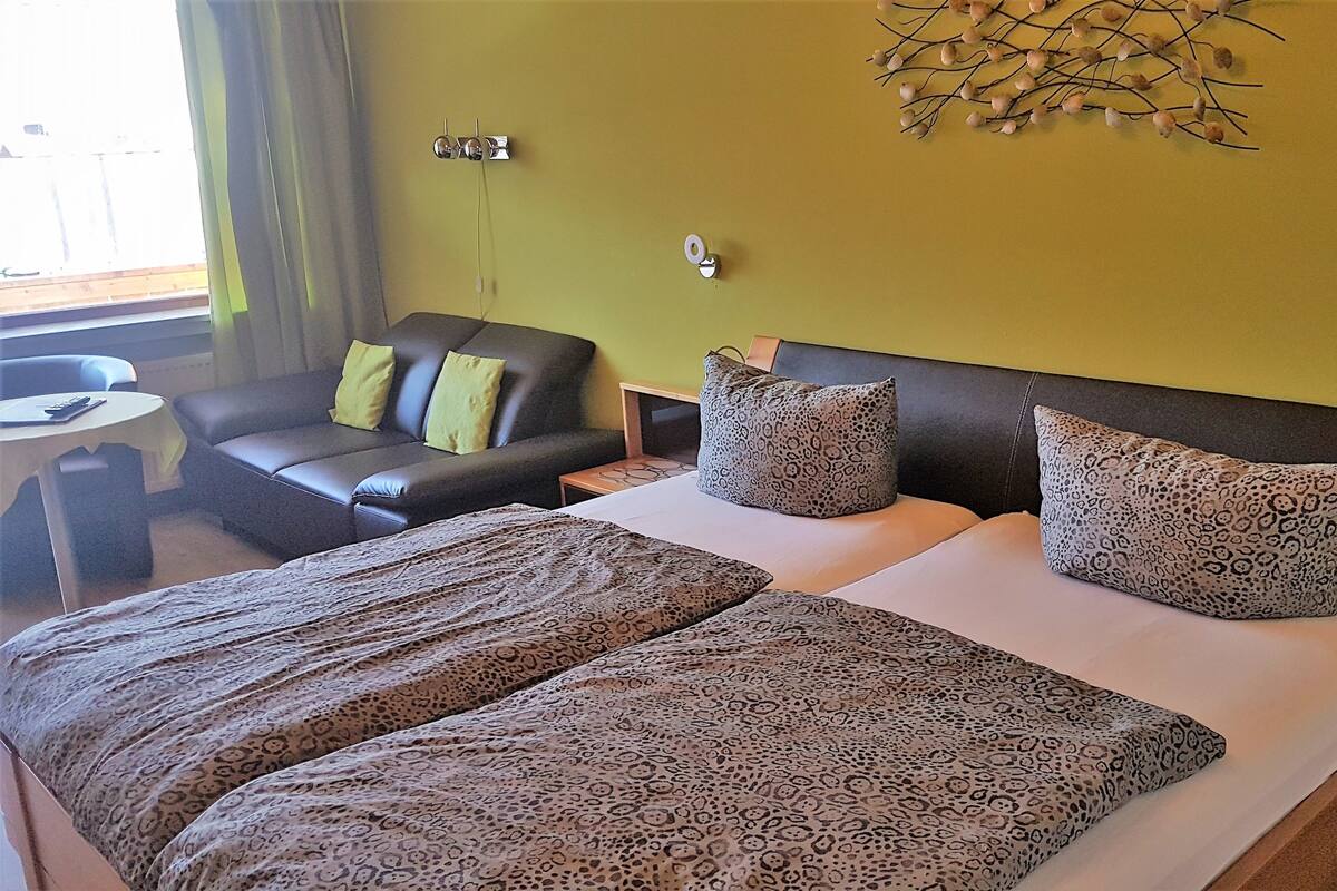 In-room safe, desk, WiFi (free), bed sheets