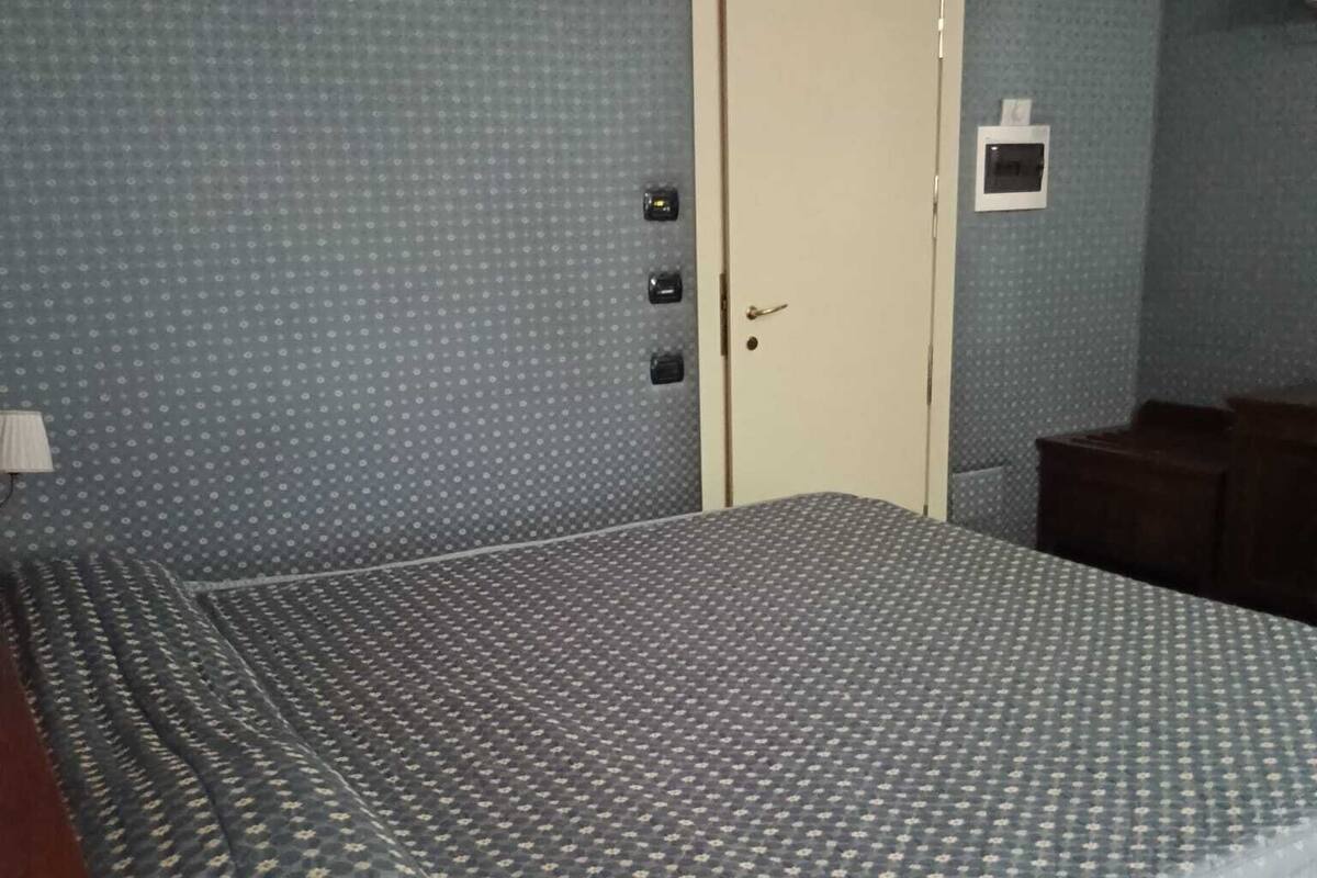 Premium bedding, down comforters, minibar, in-room safe