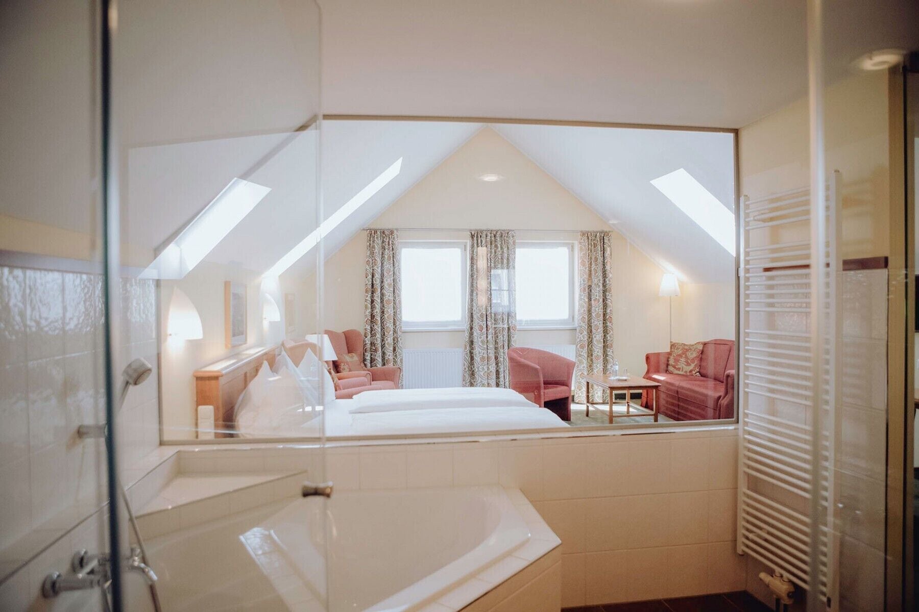 Suite | Bathroom | Rainfall showerhead, free toiletries, hair dryer, bathrobes