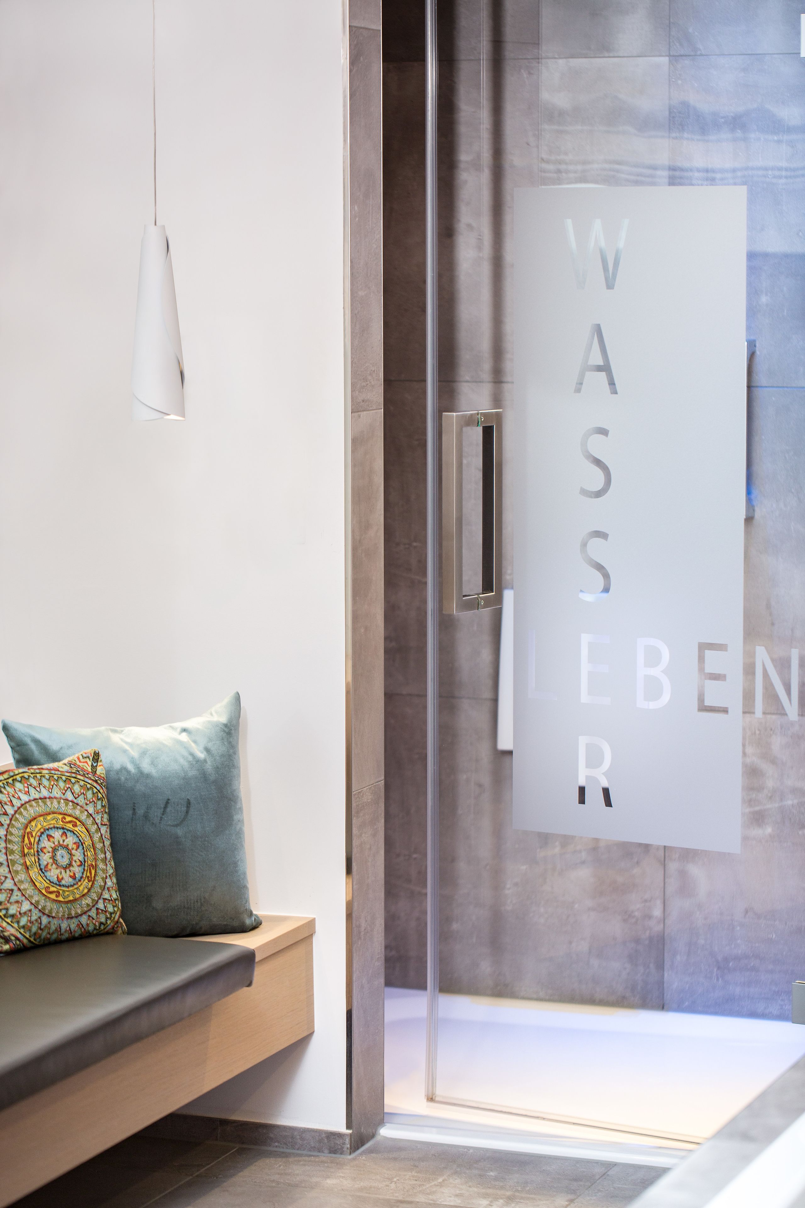 deluxe suite | bathroom | deep-soaking bathtub, rainfall showerhead, free toiletries, hair dryer