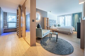 Deluxe-Suite | Hochwertige Bettwaren, Minibar, Zimmersafe, individuell dekoriert