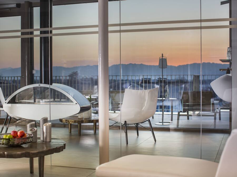 Sauna, hammam, massages sportifs, 1 salle de soins, massages