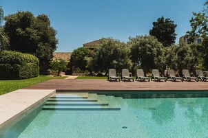 Seasonal outdoor pool, pool umbrellas, sun loungers