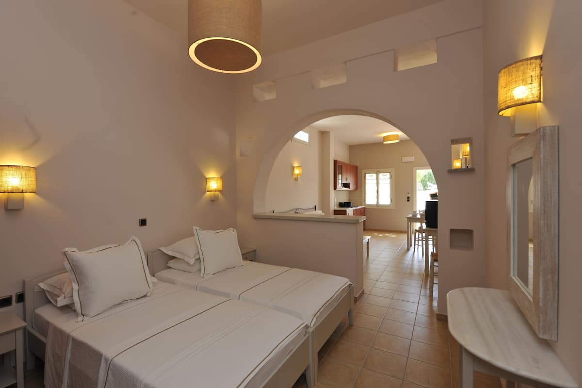 superior apartment | desk, soundproofing, iron/ironing board, free wifi