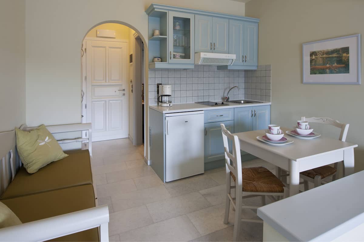 standard apartment | private kitchenette | fridge, stovetop, coffee/tea maker, electric kettle