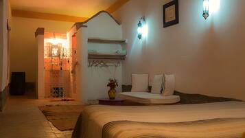 Double Room | Soundproofing, bed sheets