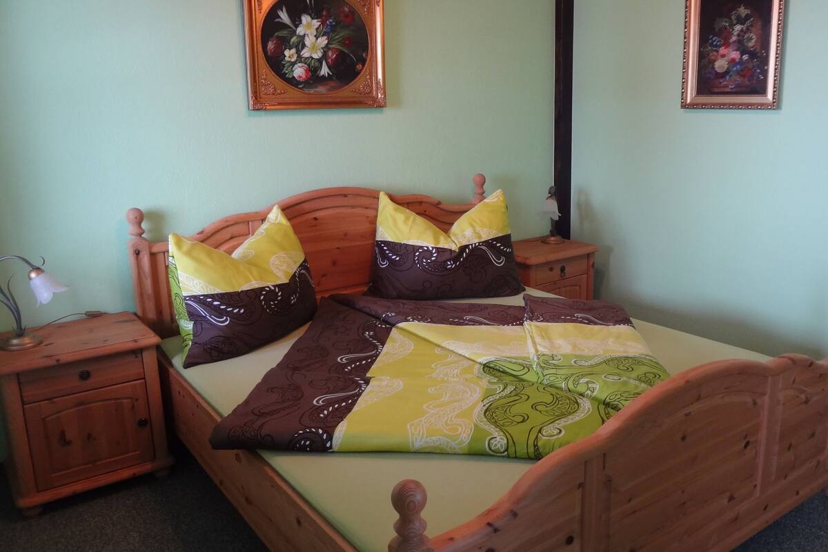 Suite junior, balcón | Ropa de cama de alta calidad y camas con pillow-top