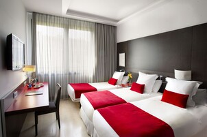 Quarto casal | Frigobar, cofres nos quartos, escrivaninha, quartos à prova de som