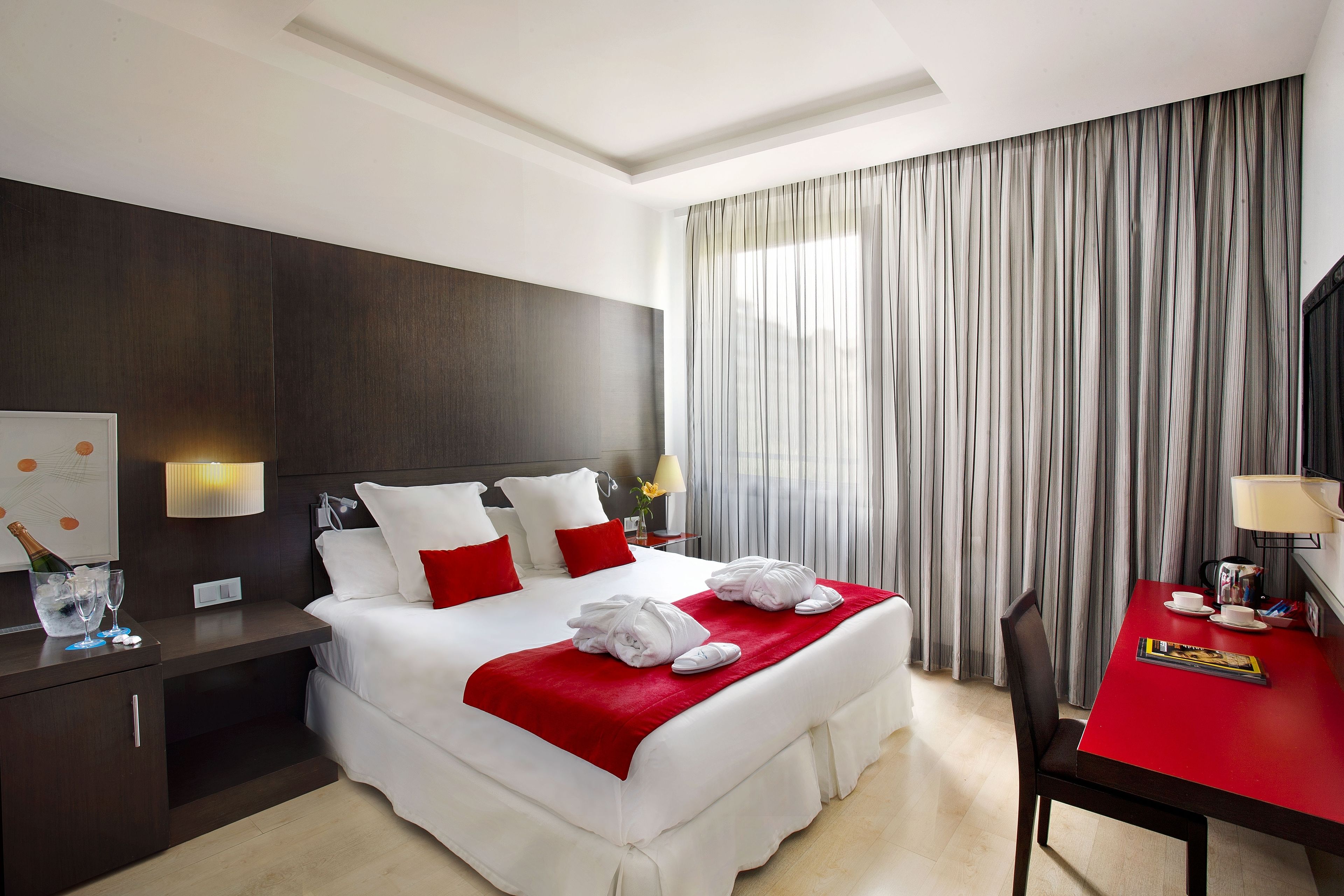superior double room | minibar, in-room safe, desk, soundproofing