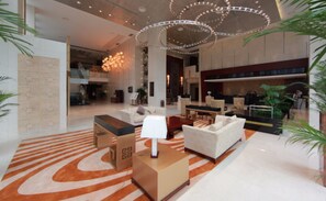 Coin salon dans le hall