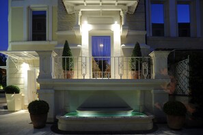 Front of property - Hotel Villa Duse (Rome)