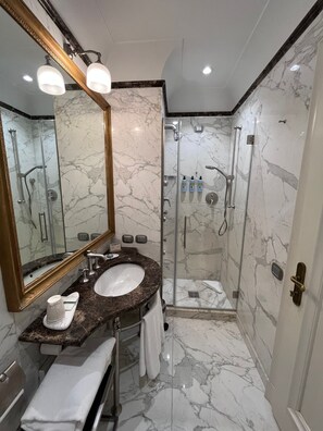 Prestige Double Room | Bathroom | Shower, designer toiletries, hair dryer, slippers - Hotel Villa Duse (Rome)