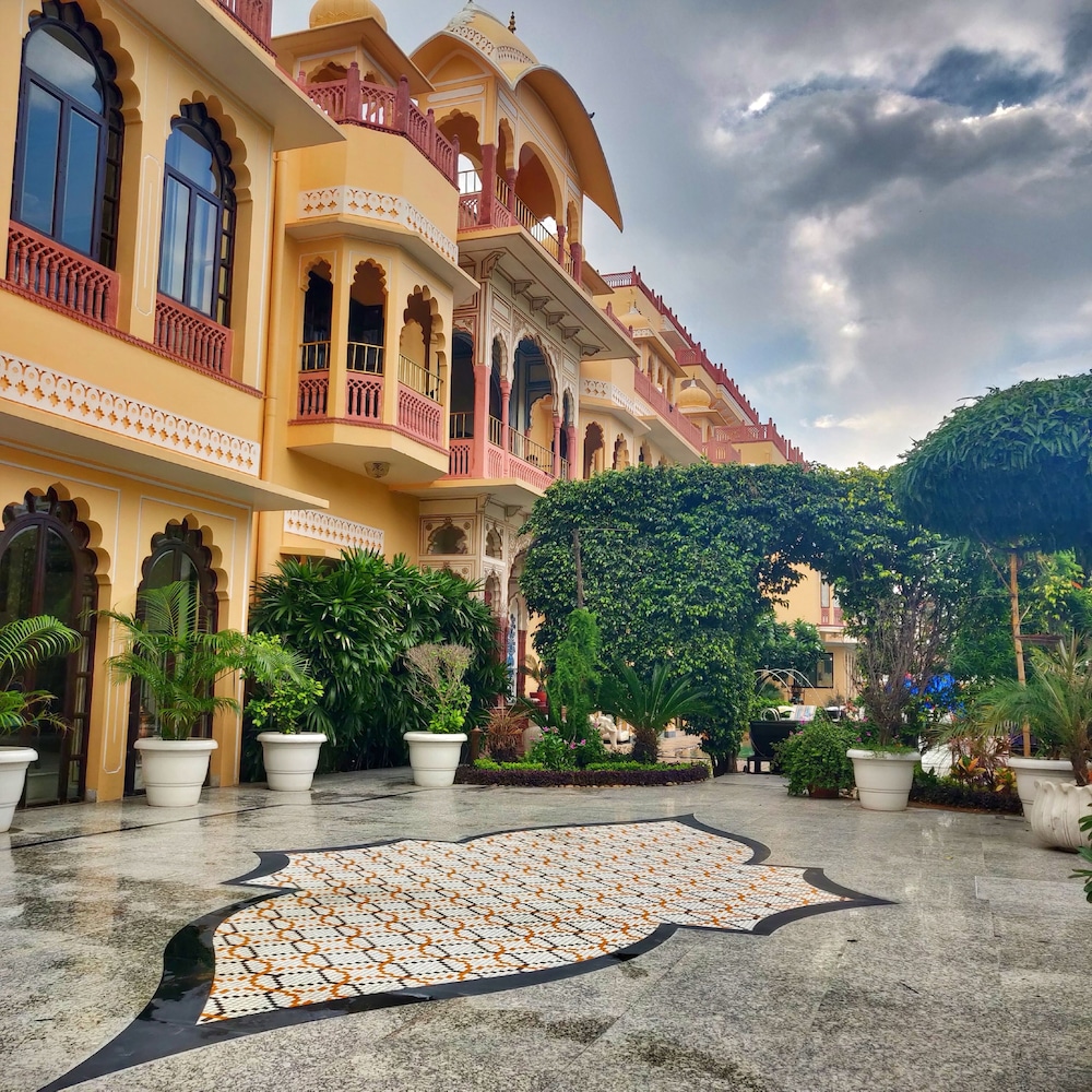 Shahpura House by null