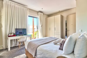 Ropa de cama de alta calidad y minibar 