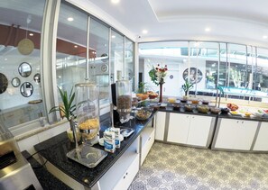 Breakfast buffet - Tonoz Beach Hotel (Fethiye)