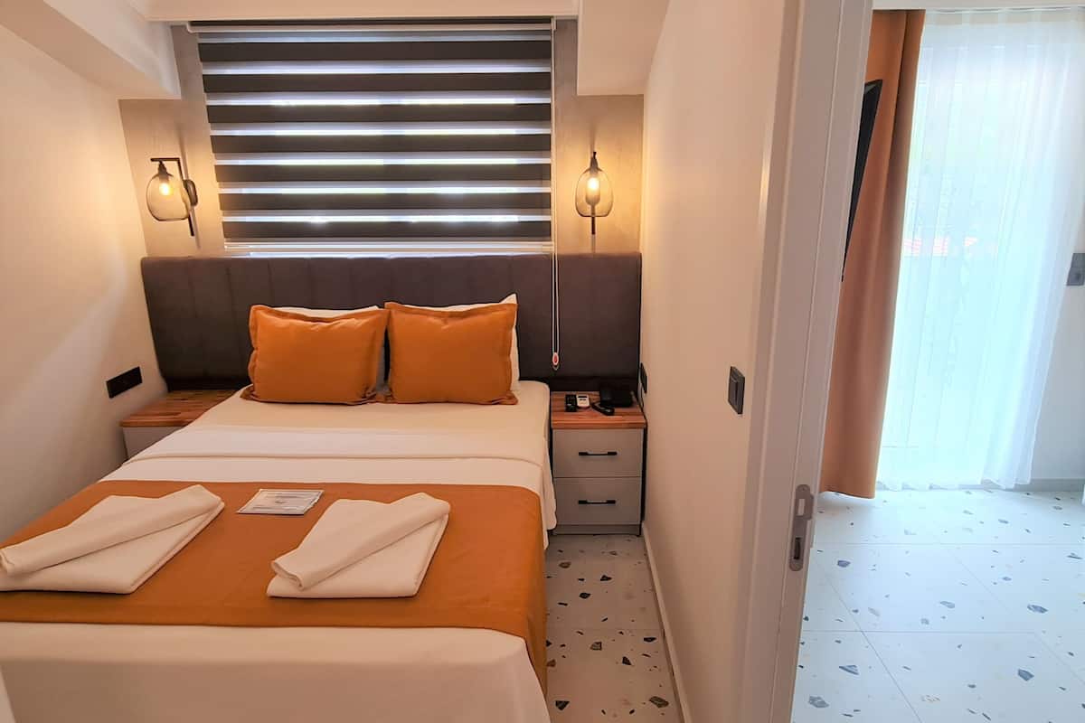 junior suite oda, 1 yatak odasi, 1 oturma odasi - balkon | 1 bedroom, free minibar items, in-room safe, free wifi