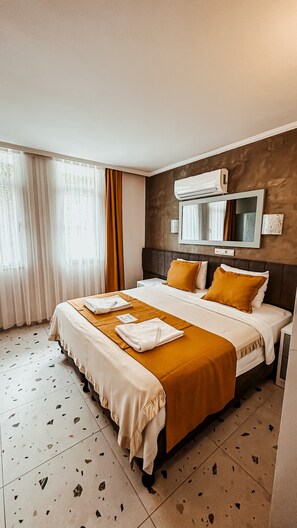 Free minibar items, in-room safe, free WiFi, bed sheets - Tonoz Beach Hotel (Fethiye)