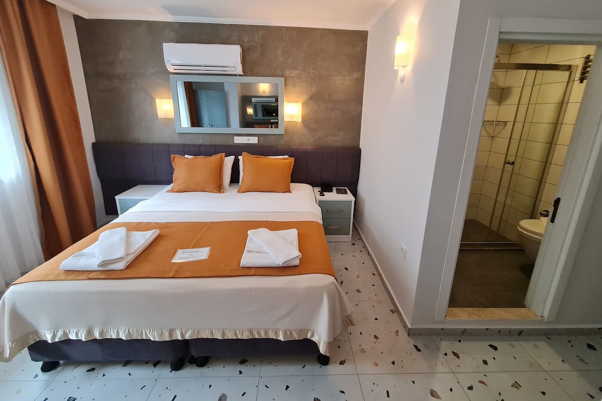 1 bedroom, free minibar items, in-room safe, free WiFi