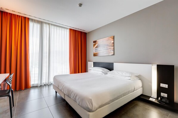 Premium bedding, down comforters, minibar, in-room safe - Best Western Hotel Parco Paglia (Chieti)