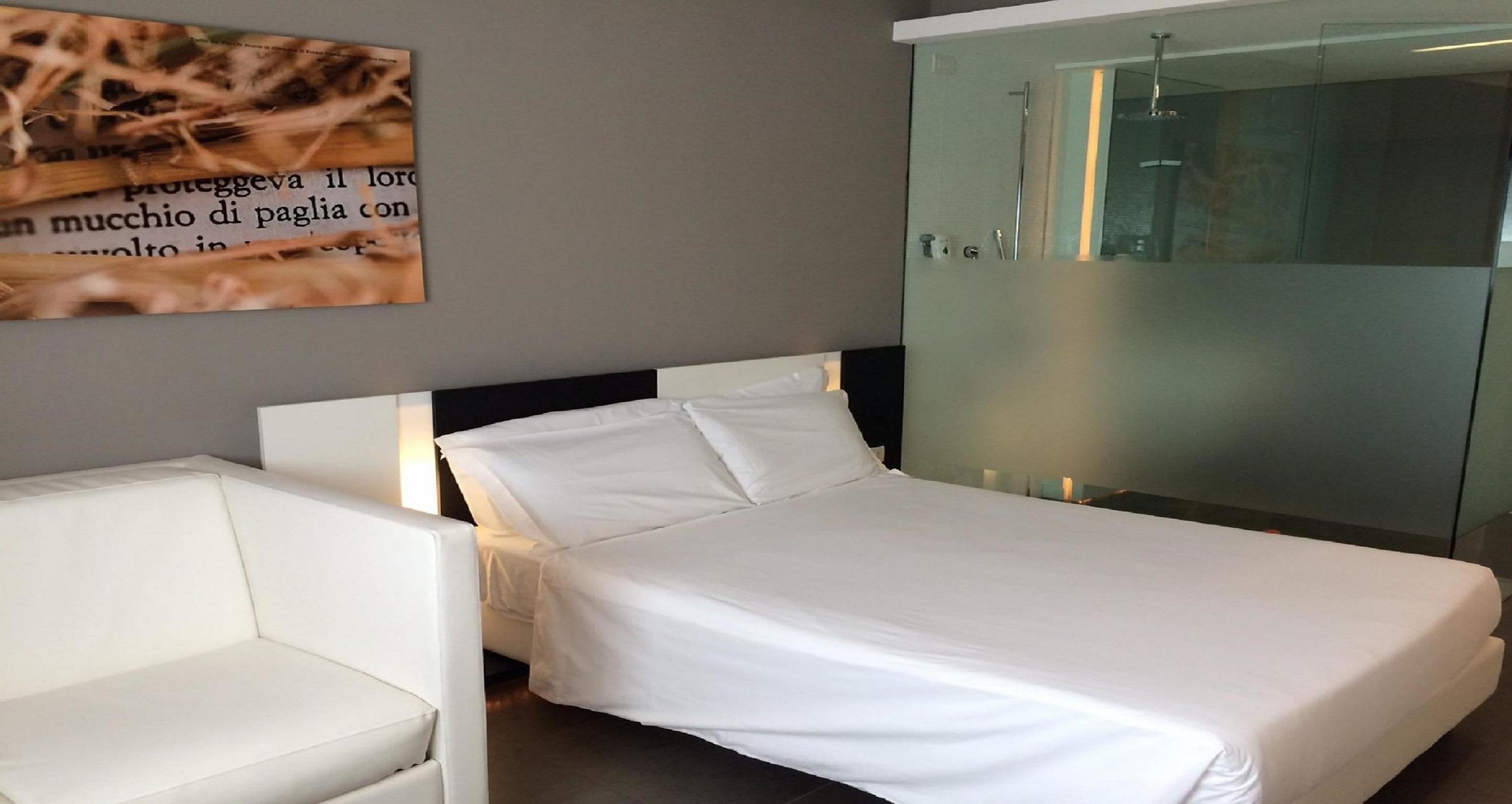 Quarto clássico, 1 cama de casal | Roupas de cama premium, edredons de pluma, frigobar, cofres nos quartos