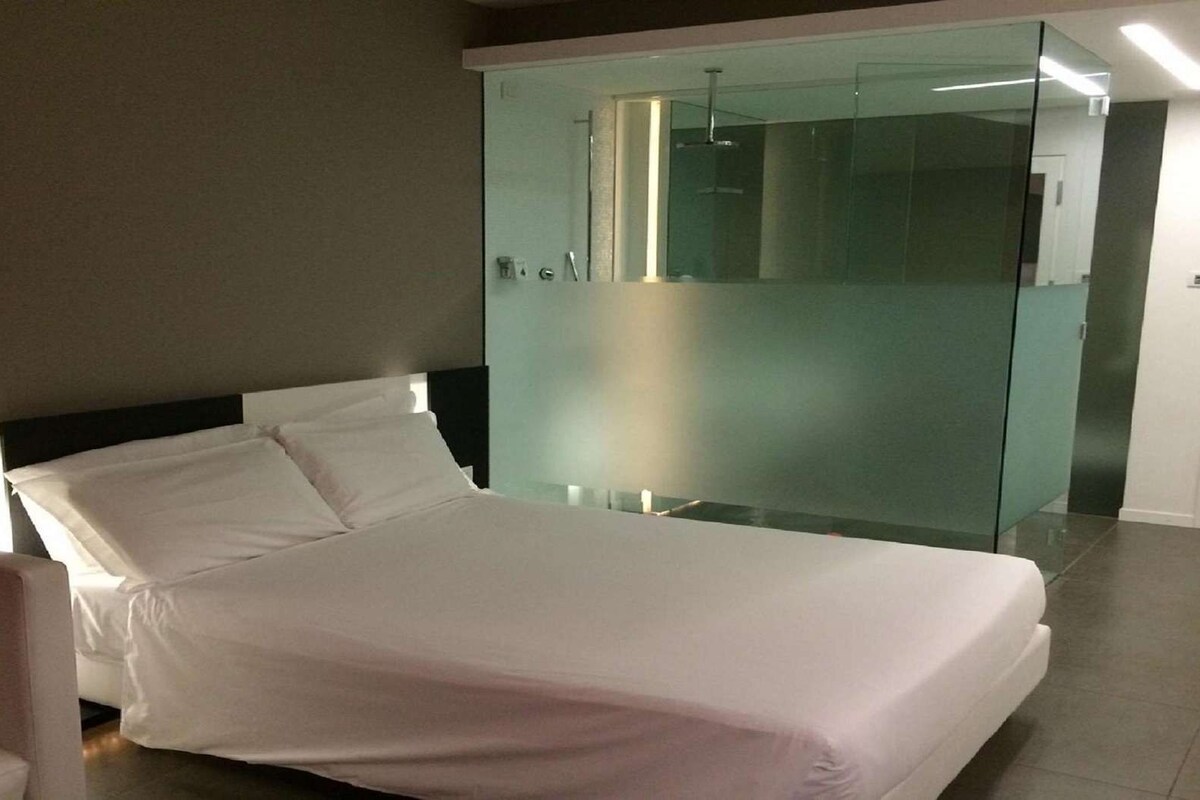 Ropa de cama de alta calidad, edredón y minibar 