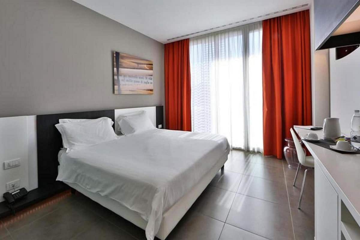 Premium bedding, down duvets, minibar, in-room safe