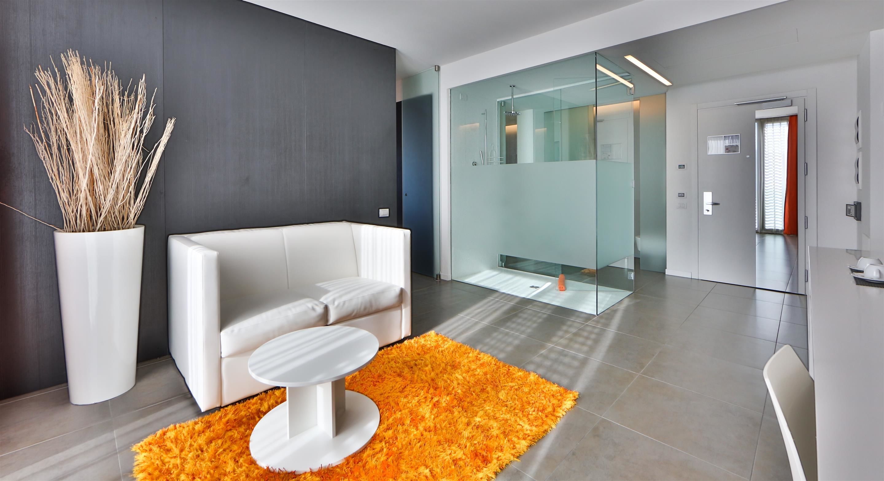 suite, 1 king bed | 1 bedroom, premium bedding, down duvets, minibar