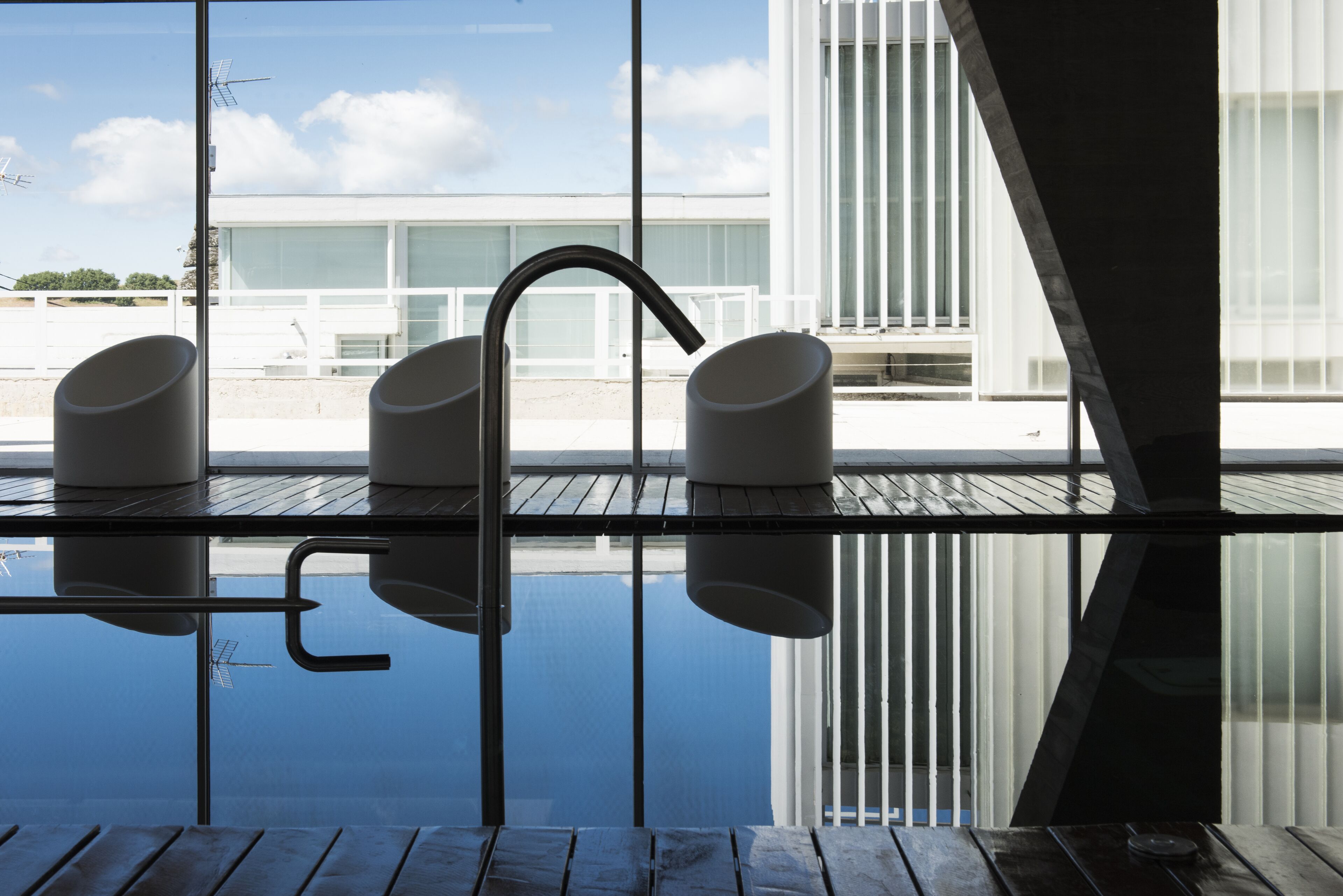 sauna, hot tub, steam room, turkish bath/hammam, massages