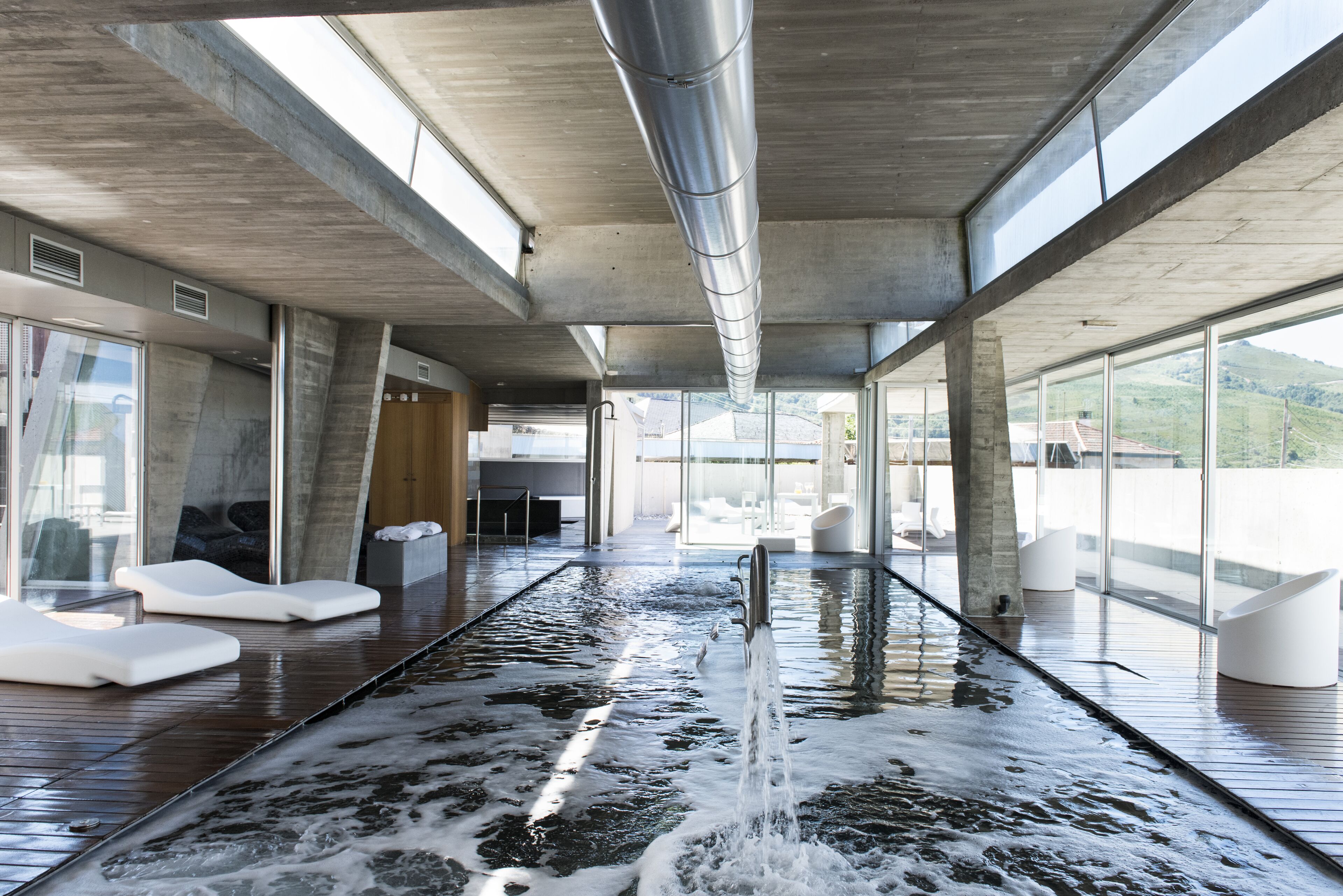 sauna, hot tub, steam room, turkish bath/hammam, massages