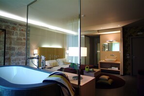 Estudi en suite júnior | Banyera profunda