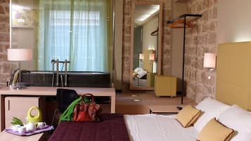 Junior stúdió lakosztály | Olasz Frette ágynemű, pehelypaplan, Select Comfort-matrac és minibár