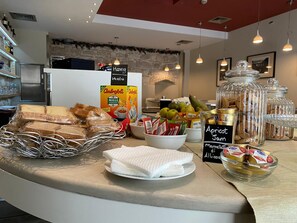 Petit déjeuner buffet compris tous les jours