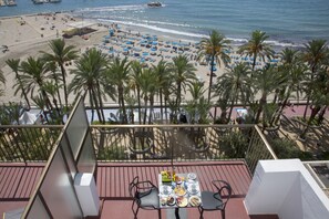 Deluxe Double Room, Terrace, Sea View | Premium bedding, down comforters, minibar, in-room safe - Casual Pop Art Hotel by Casual Hoteles (Benidorm)