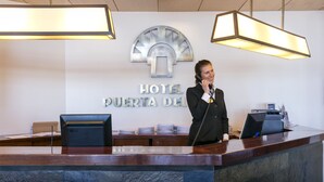 Reception - Hotel Puerta Del Sol (Lo Barnechea)