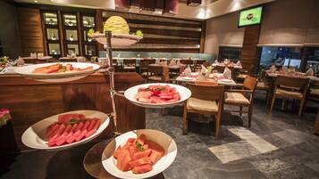 Breakfast (INR 350 per person)