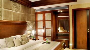 1 dormitori, minibar, caixa forta a l'habitació i escriptori