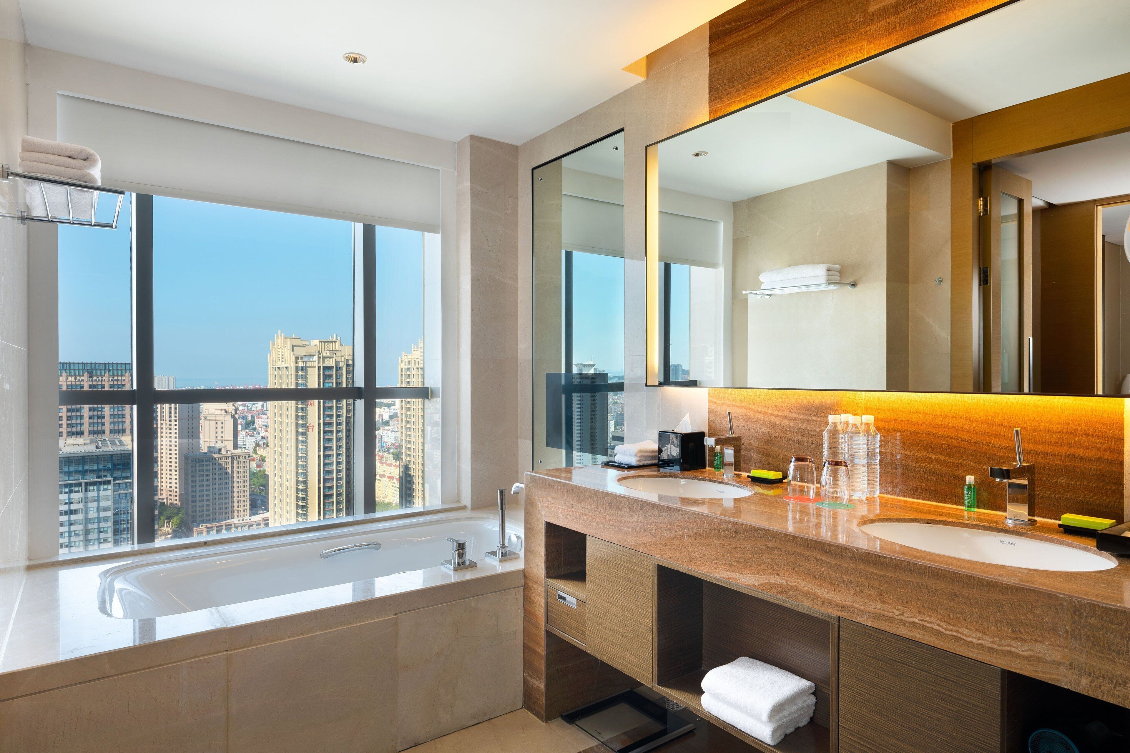 club suite, 1 bedroom | bathroom | separate bathtub and shower, jetted bath, free toiletries, hair dryer
