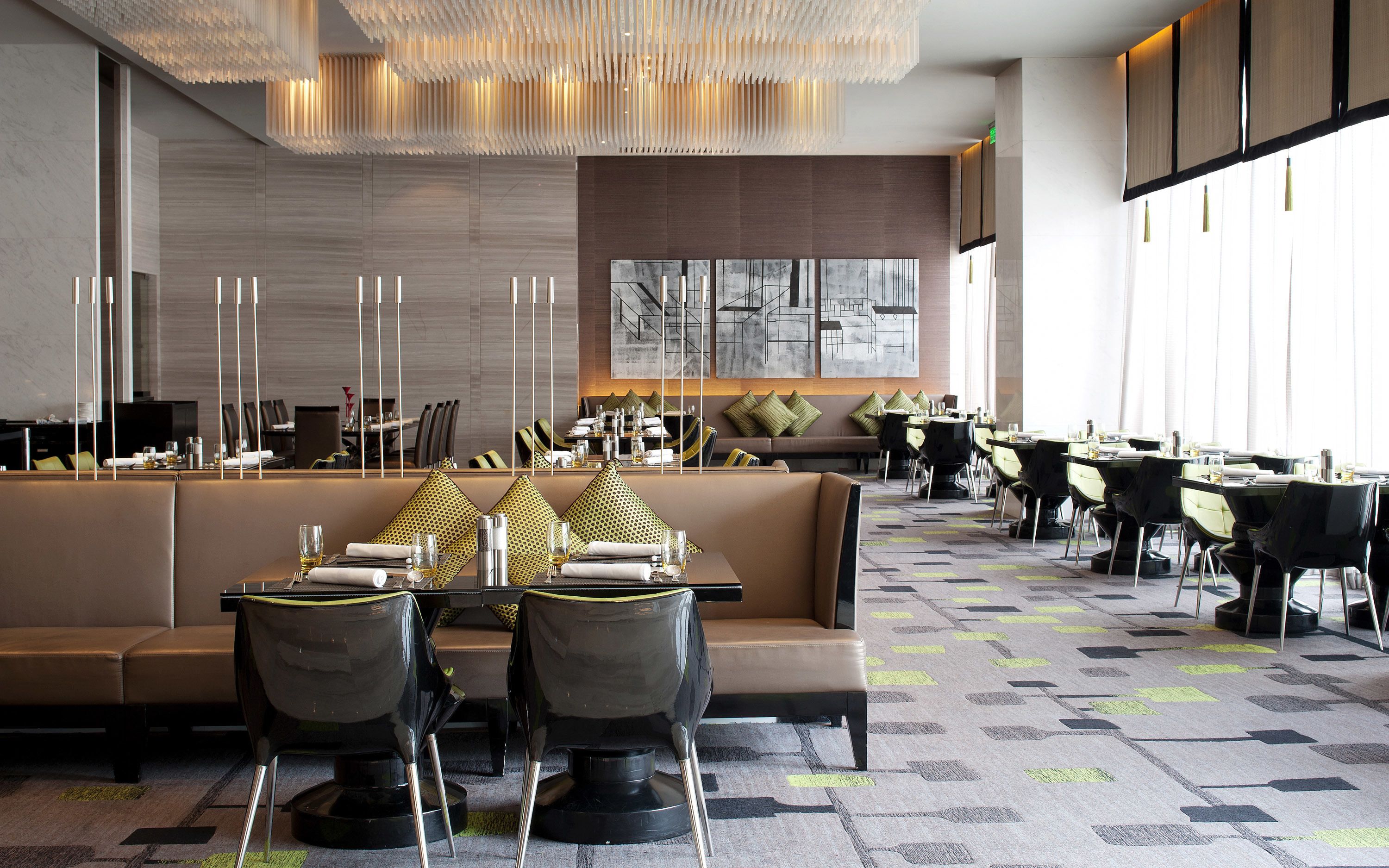 daily buffet breakfast (cny 115 per person)