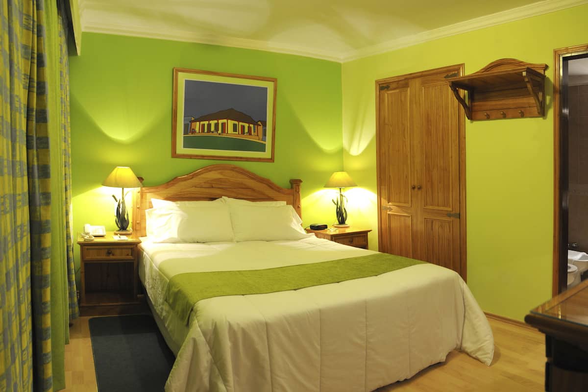 Down comforters, minibar, in-room safe, desk