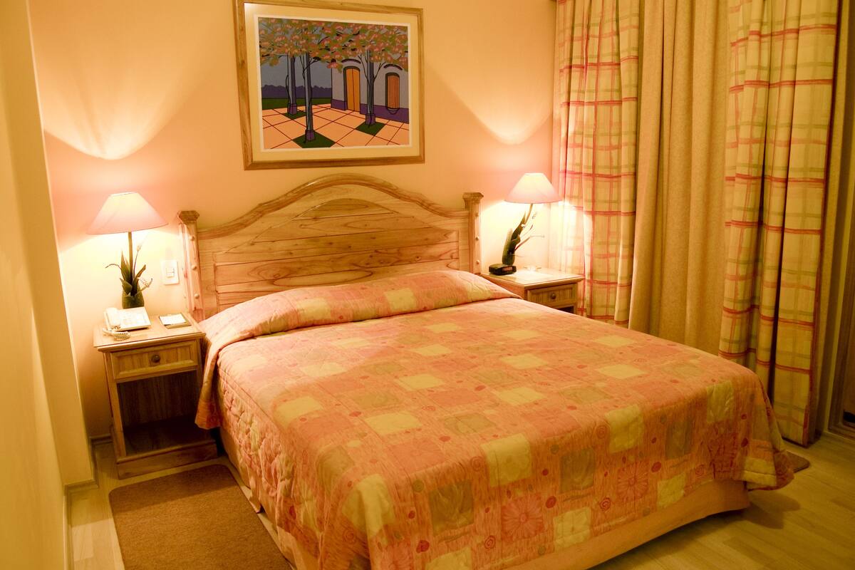 Standard Room | Down comforters, minibar, in-room safe, desk