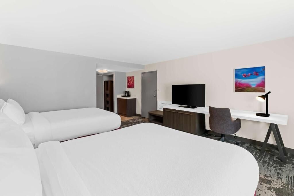 hypo-allergenic bedding, select comfort beds, desk, soundproofing