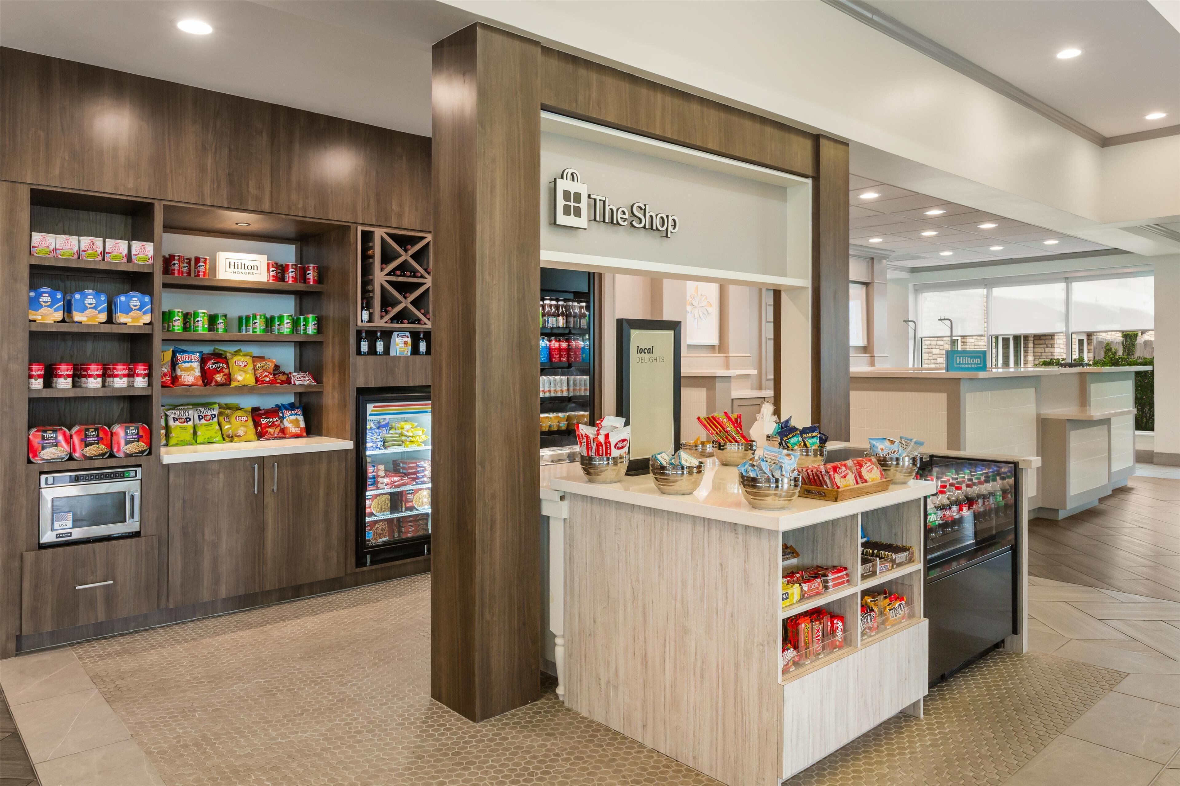 breakfast and dinner served, american cuisine