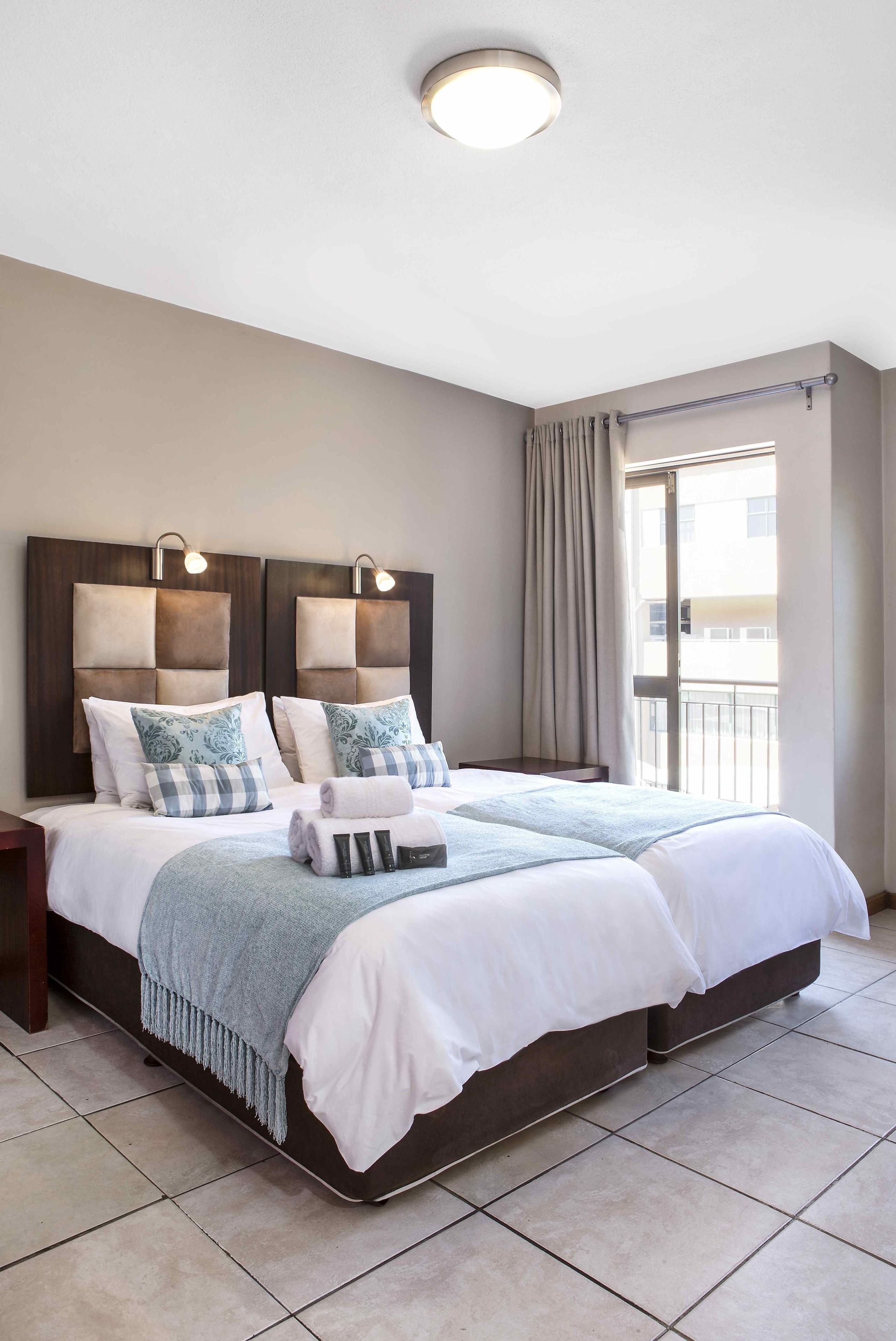 Apartment | Premium bedding, Select Comfort beds, in-room safe, iron/ironing board