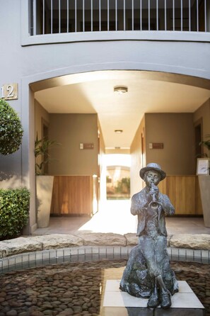 숙박 시설 입구