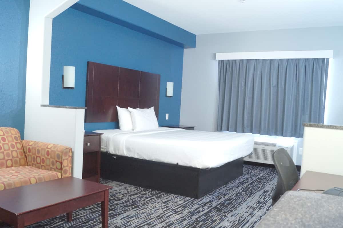 suite, 1 king bed | frette italian sheets, premium bedding, desk, iron/ironing board