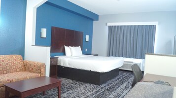 Suite, 1 King Bed | 1 bedroom, Frette Italian sheets, premium bedding, desk