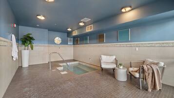 室內 Spa 池